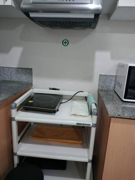 Cubao Manhattan Heights, Unit 8Bc Tower B, 1 Br Manila Exterior foto
